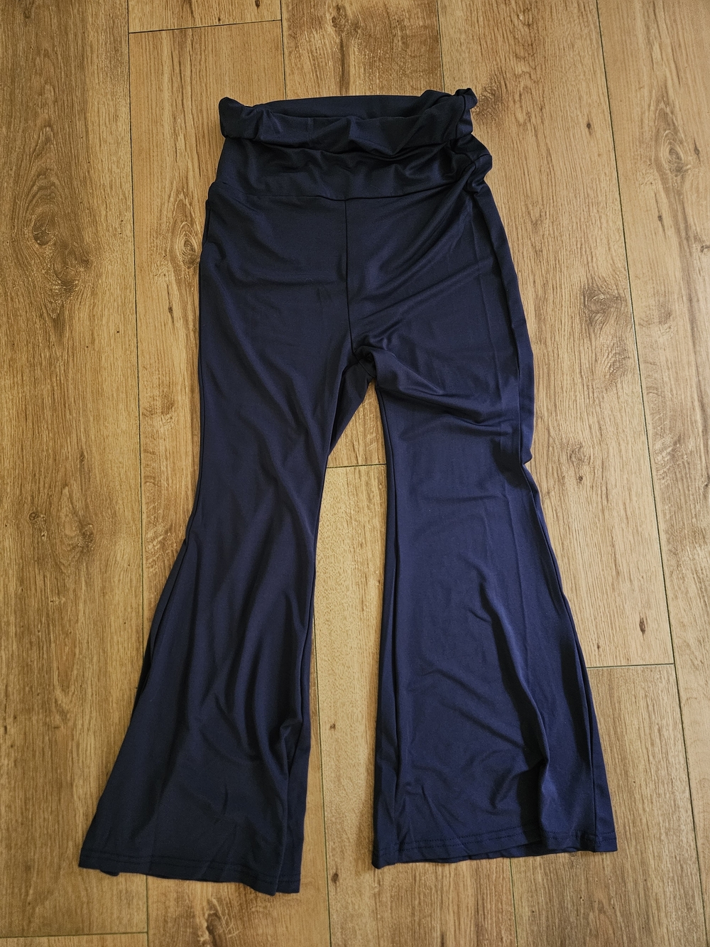 Fold-Over Waist Flare Leggings in Navy Small